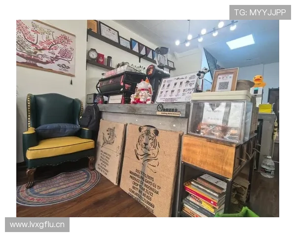 吴向东打卡豪宅，沙发上一坐就是半天，感觉他家比咖啡厅还安逸！