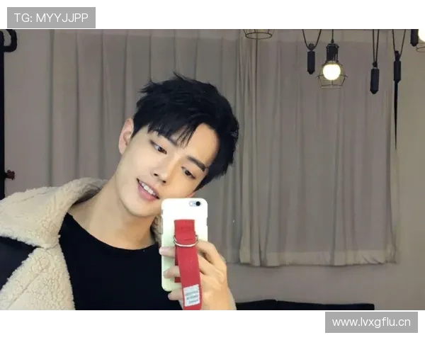 唐佳豪那生活节奏也太反差了，电视里一副冷酷，家里竟然这么暖乎乎？